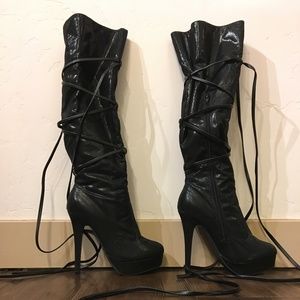 Sexy heeled boots with laces, faux snake skin